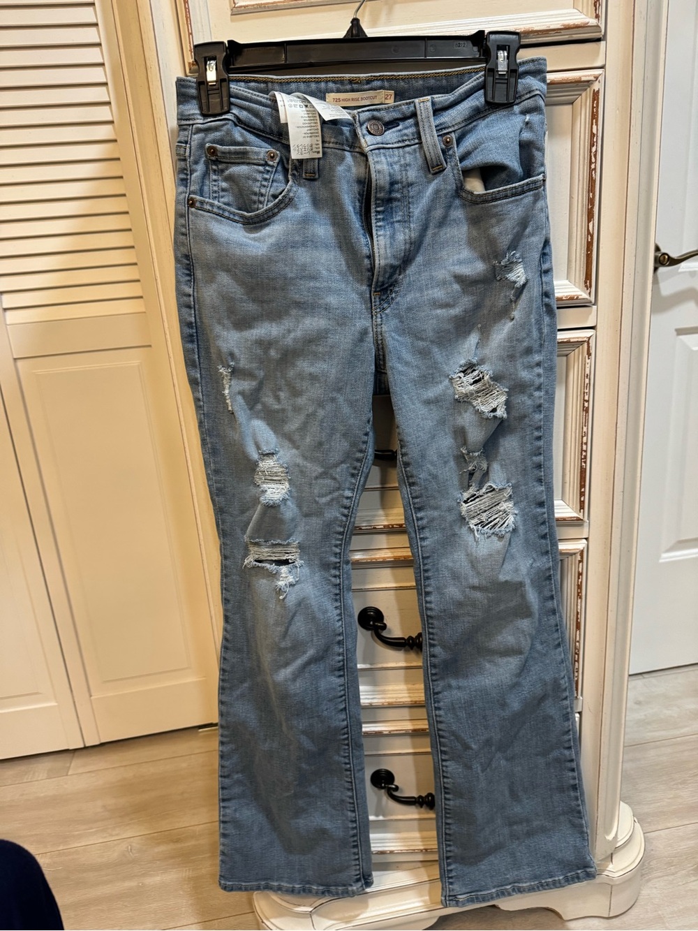 Light Blue Distressed Levi’s 725 High Rise Bootcut Women’s Jeans -